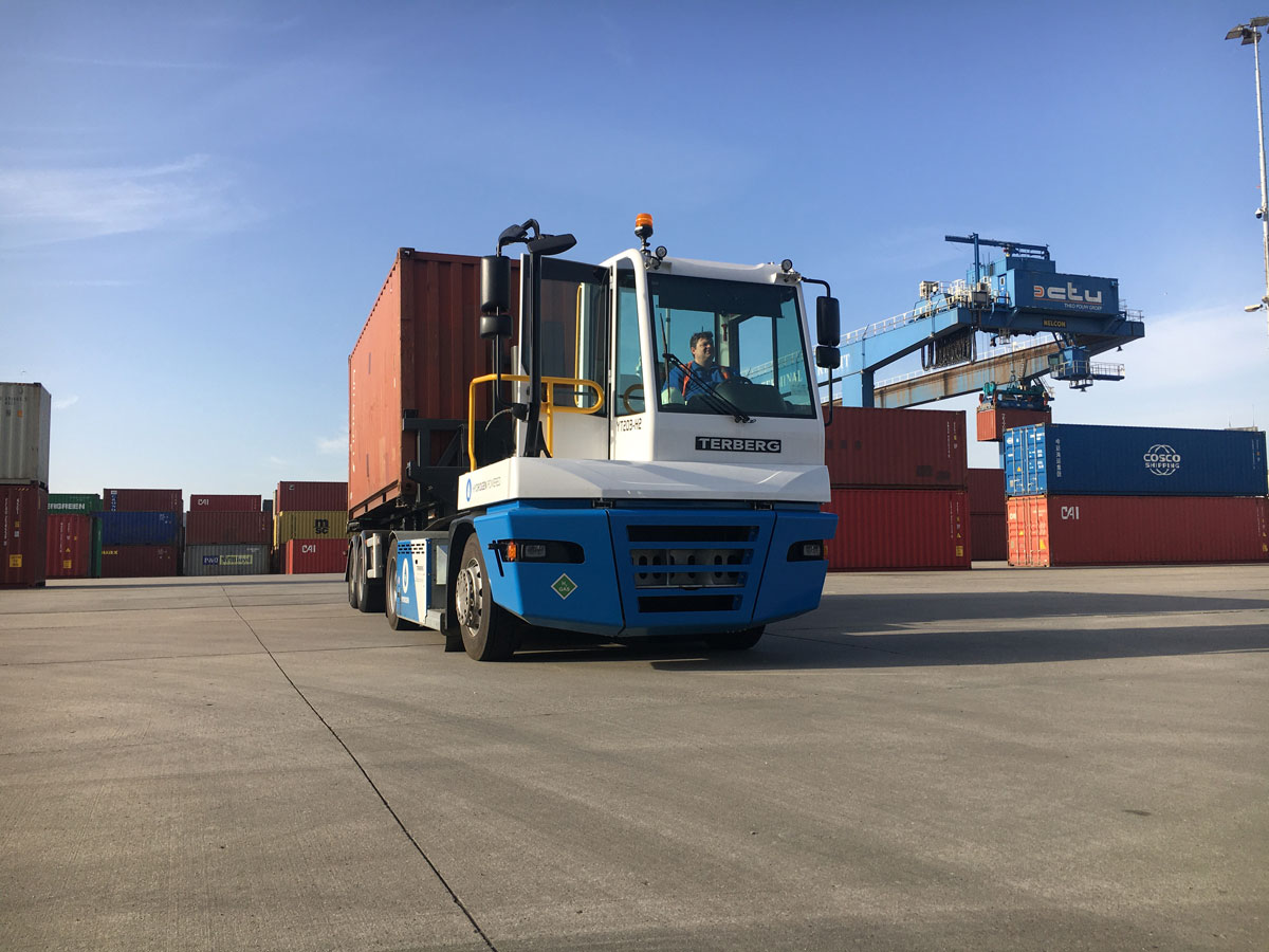 CTU tests Terberg hydrogen-powered terminal tractor